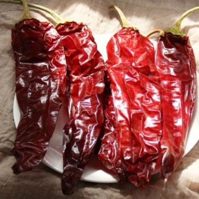 Φυσικό κόκκινο τσίλι γλυκό πιπέρι πιπεριά μονοπλώματα μπαχαρικά για γαστρονομικές απολαύσεις