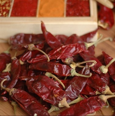 Βιώστε τον πλούτο του ήπιου Yidu Chili Στεγασμένα τσίλι 7-15cm μήκος Πικάντικα 200g